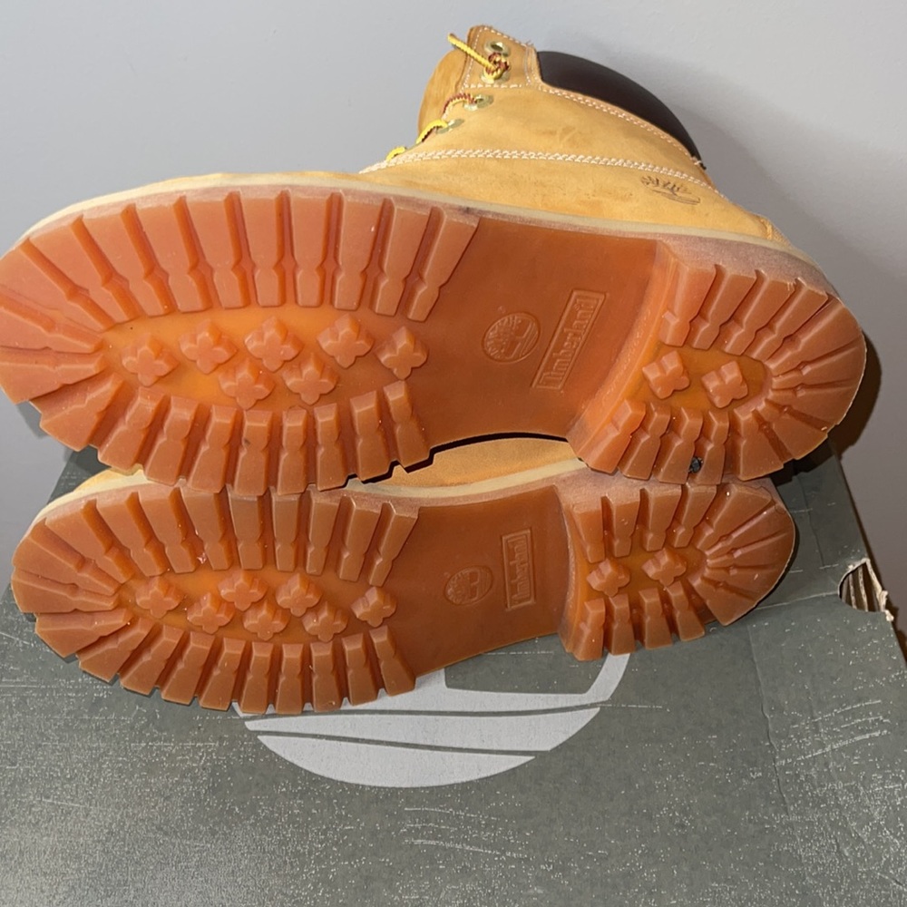 Timberland Boots - Picture 4 of 8